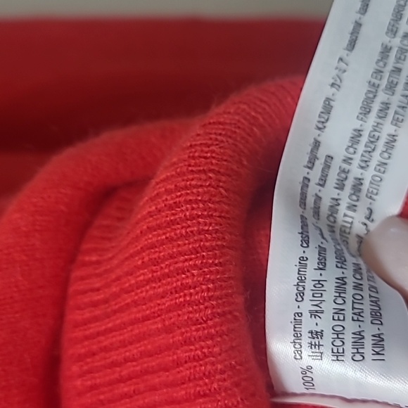 Red Sleveless Cashmere Top Size Small - Picture 4 of 5